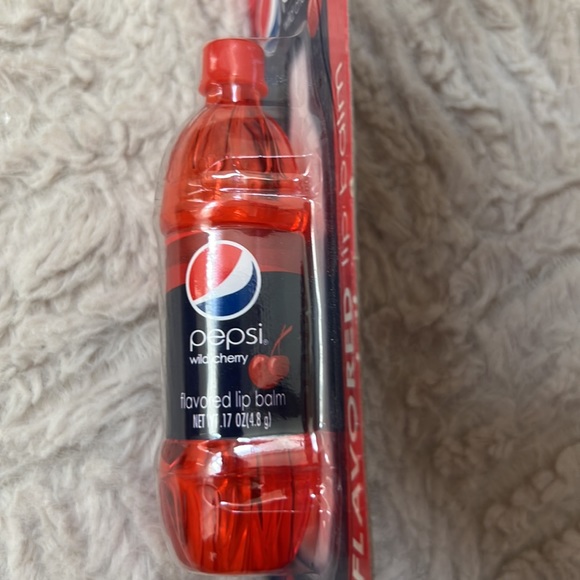 Pepsi wild cherry flavored lip balm new in sealed packaging - Picture 4 of 16